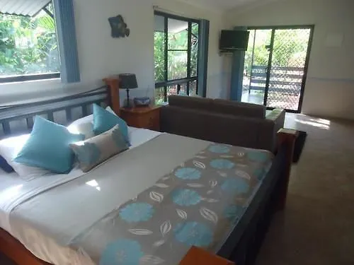 **** Guest house Boutique Bungalows Mission Beach Australia