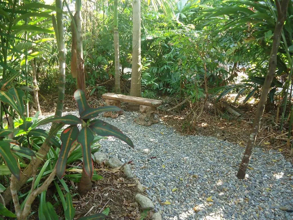 Boutique Bungalows Mission Beach Guest house
